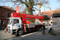 Kranwagen mit Arbeitsbühne Kranwagen mit Arbeitsbühne